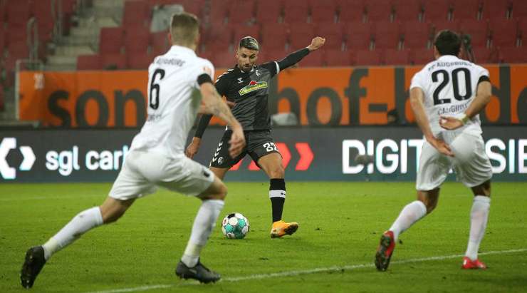 Nicolas Hofler thực hiện một quả tạt bổng chính xác vào vòng cấm. Vincenzo Grifo (Freiburg) đón bóng và dứt điểm chìm rất nhanh vào ngay giữa khung thành. Thủ môn đã không thể kịp cản phá. Tỉ số đã được thay đổi thành: 0:1.