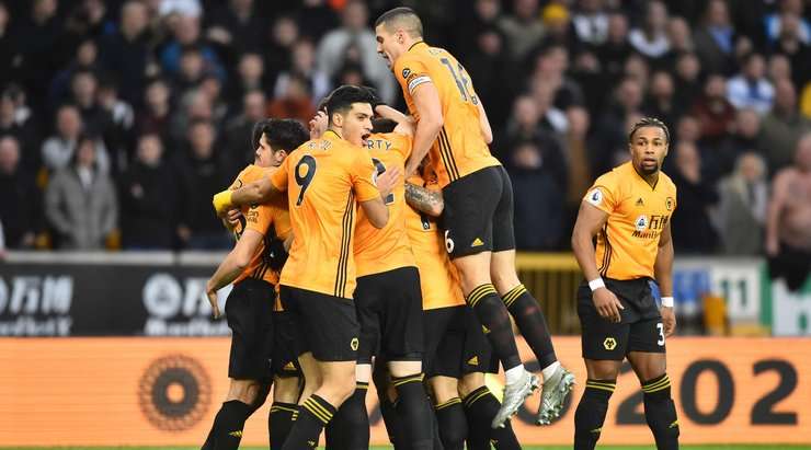 Joao Moutinho thực hiện một đường căng ngang từ quả phạt góc trước đó để đưa bóng đến vị trí của Leander Dendoncker (Wolves) ở bên trong vòng cấm. Cầu thủ này dứt điểm và ghi bàn, đưa bóng vào góc thấp bên trái mành lưới. Một pha kết thúc xuất sắc. 1:1.