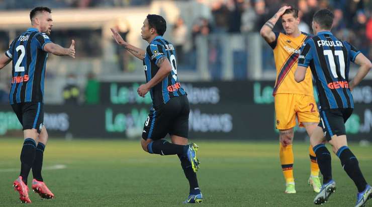 Bóng đã đi vào lưới! Luis Muriel (Atalanta) thử vận may của mình từ rìa vòng cấm và thần may mắn đã mỉm cười khi cú sút của anh đi trúng một cầu thủ khác và đổi hướng, khiến thủ môn Rui Patricio không kịp trở tay. Tỉ số đã được nâng lên 1:2.