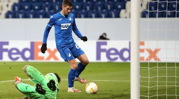 Vào - 4:0! Maximilian Beier kiến tạo cho Andrej Kramaric (Hoffenheim) trong vòng cấm và anh ấy đưa bóng vào góc trái phía dưới và qua Davy Roef.