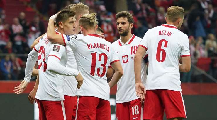 Krzysztof Piatek (Ba Lan) nhận một đường chuyền thú vị bên trong vòng cấm và anh sút bóng lọt qua thủ môn vào lưới. Một pha dứt điểm xuất sắc!