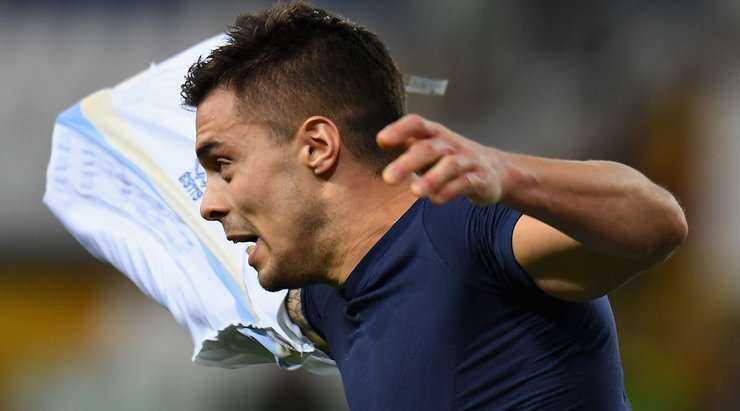 Vào! Dejan Kulusevski là người kiến tạo còn Alberto Grassi (Parma) là một sát thủ thật sự. Anh kết thúc đường căng ngang bằng một cú đánh đầu lạnh lùng từ cự ly gần vào góc phải khung thành. Tỉ số là 1:1.
