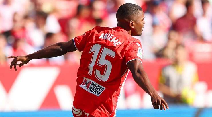 Một đường chuyền bổng rất tốt của Alejandro Pozo tìm đến Sergio Akieme (Almeria) tại rìa vòng cấm. Cầu thủ này đón bóng và tung một cú sút chìm tuyệt đẹp vào ngay giữa mành lưới. Tỉ số bây giờ là 0:1.