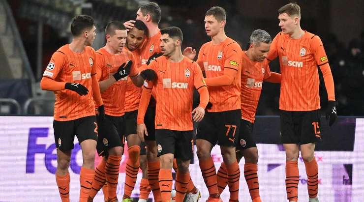 Fernando (Shakhtar) ghi bàn sau khi khống chế gọn gàng một đường chuyền của đồng đội và tung cú sút cận thành rất căng vào góc thấp bên phải khung thành. Thủ môn đã không thể làm gì để chặn pha dứt điểm tuyệt vời này.
