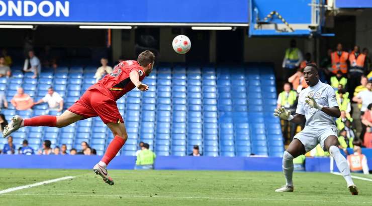 Vào! Dan Gosling (Watford) đón một đường chuyền và nó cho phép anh ấy dứt điểm vào lưới trống với một cú đánh đầu cự li gần. Tỉ số đã thay đổi thành 1:1.