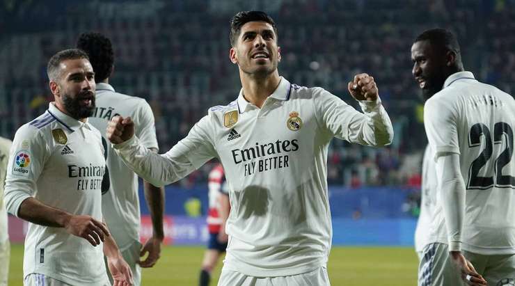 Marco Asensio (Real Madrid) với một pha dứt điểm tuyệt vởi. Anh ấy tạo khoảng trống sau một đường chuyền được thực hiện tốt trong vòng cấm và sút bóng vào lưới, nhắm chìm vào chính giữa khung thành.
