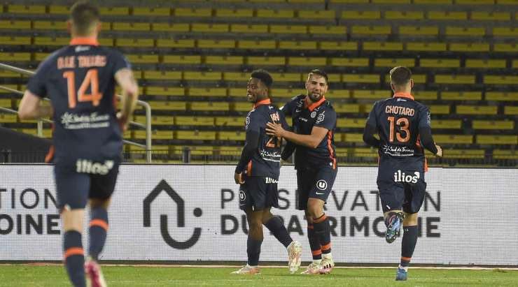 Enock Kwateng (Bordeaux) bật cao hơn các hậu vệ đối phương trong vòng 5m50 để đón quả phạt góc và ghi bàn với một cú đánh đầu rất tốt vào góc thấp bên trái. Thủ môn đã không kịp phản ứng trong tình huống vừa rồi. Tỉ số bây giờ là 1:2.