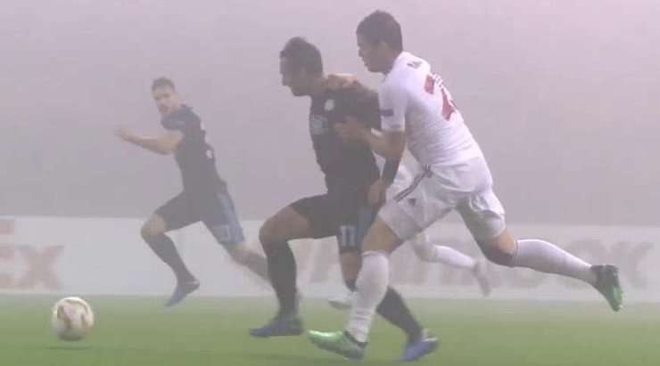 Jakub Rada (Spartak Trnava) không thể trông đợi gì hơn một chiếc thẻ vàng cho pha tắc bóng quá rắn của anh ấy. Và đúng là một chiếc thẻ vàng. Serhiy Boiko không cần suy nghĩ nhiều để đưa ra quyết định vừa rồi.