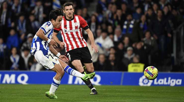 Takefusa Kubo (Real Sociedad) có một pha đi bóng độc diễn tuyệt vời và dứt điểm từ trong vòng cấm, đánh bại thủ môn Unai Simon với một cú sút vào góc trái khung thành. Tỉ số bây giờ là: 2:0.
