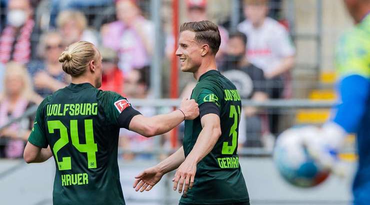 Vào - 0:1! Jonas Wind chuyền bóng đến Yannick Gerhardt (Wolfsburg) và cầu thủ này có một cú sút từ cự ly gần vào lưới, trong sự bất lực của thủ môn.