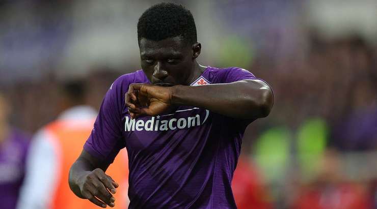Vào! Luka Jovic chuyền bóng đến chân Alfred Duncan (Fiorentina) và cầu thủ này tung một cú sút từ rìa vòng cấm. Bóng bị một cầu thủ khác làm đổi hướng, khiến thủ môn Nicola Ravaglia không kịp trở tay. Tỉ số là 3:0.