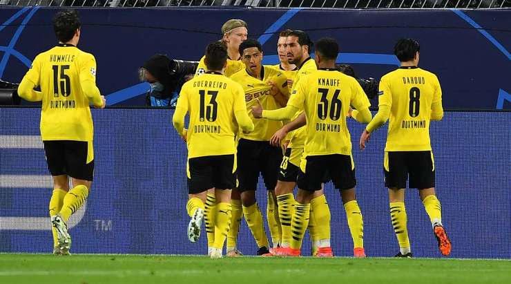 Bóng bật ra và đến chân của Jude Bellingham (Dortmund) ở ngay bên ngoài vòng cấm. Anh không hề do dự và tung một cú sút tuyệt vời vào góc cao bên phải khung thành. Pha dứt điểm đi ra ngoài tầm với của thủ môn Santana De Moraes và tỉ số đã được thay đổi thành 1:0.