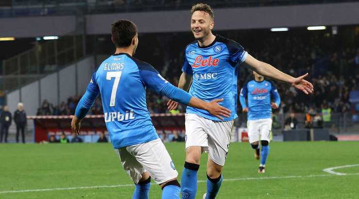 Một quả phạt góc hoàn hảo! Amir Rrahmani (Napoli) đón đường treo bóng vào và tung một cú đánh đầu uy lực từ gần chấm phạt đền vào góc trái phía dưới, nâng tỉ số trận đấu ngày hôm nay lên 2:0.