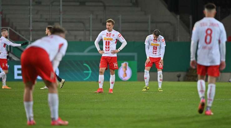 Kết thúc trận đấu.