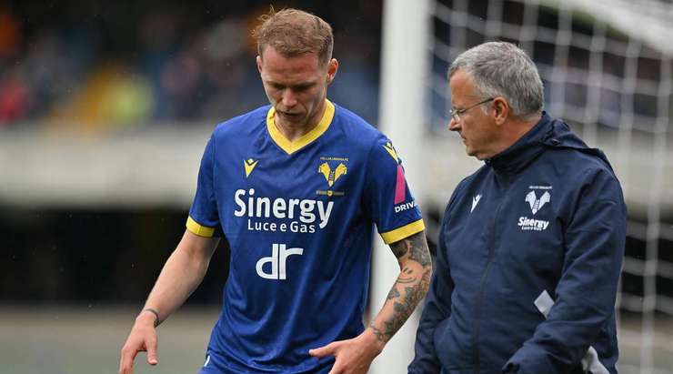 Ondrej Duda được thay ra vì chấn thương. Marco Zaffaroni trao cơ hội cho Jayden Braaf (Verona).