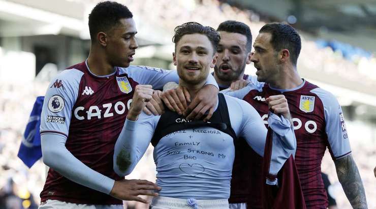 Vào! Matty Cash (Aston Villa) đón bóng bật ra và từ rìa vòng cấm, anh ấy tung một cú sút chìm đi vào góc trái phía dưới. Robert Sanchez không thể ngăn bóng vào lưới. Tỉ số là 0:1.