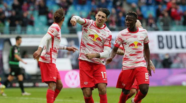 Vào! Dominik Szoboszlai (RB Leipzig) ghi bàn với một cú sút tuyệt vời vào bên trái khung thành sau khi được giải thoát trong vòng cấm bởi một đường chuyền bổng xuất sắc từ Christopher Nkunku. Tỉ số bây giờ là 3:1.