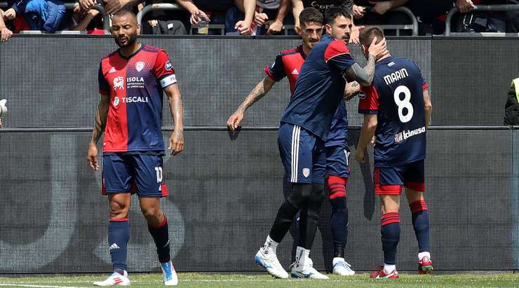 Alessandro Deiola (Cagliari) đón đường căng ngang hoàn hảo vào sâu bên trong vòng cấm từ Razvan Marin và tung cú sút chuẩn xác vào góc thấp bên phải. Tỉ số đã được nâng lên: 1:0.