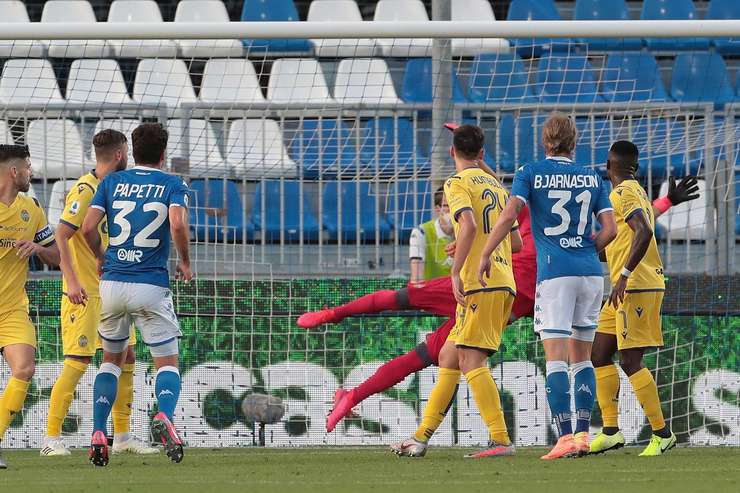 Andrea Papetti (Brescia) đón quả phạt góc và thể hiện khả năng săn bàn của mình với một cú đánh đầu lạnh lùng từ cự li gần vào góc thấp bên phải cầu môn. Tỉ số là 1:0.
