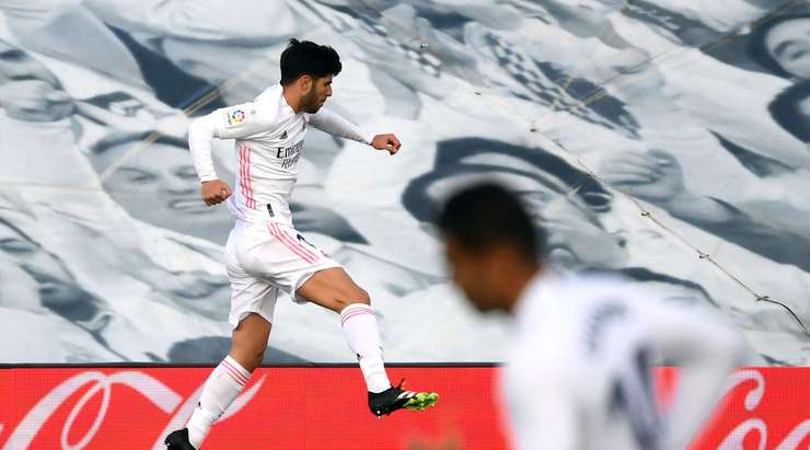Marco Asensio (Real Madrid) kết thúc nỗ lực đi bóng đẹp mắt của mình với một cú sút xuất sắc từ trong vòng cấm. Bóng đi vào góc thấp bên trái khung thành và Aitor Fernandez Abarisketa chỉ có thể vào lưới nhặt bóng. Tỉ số là 1:0.