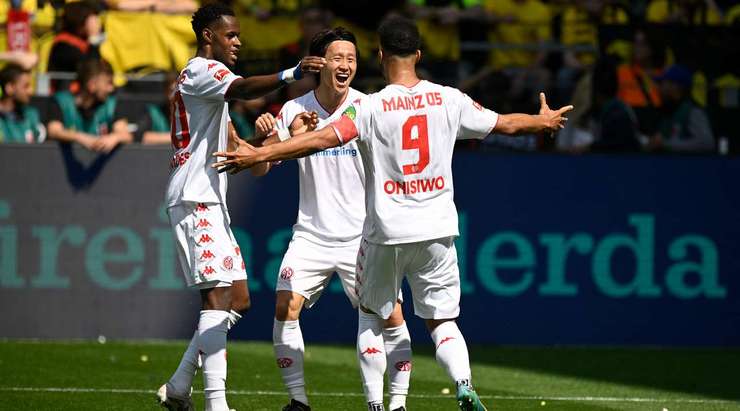 Karim Onisiwo (Mainz) dứt điểm với một cú đánh đầu tầm thấp hiểm hóc vào phía trong cột dọc bên trái sau một quả tạt chuẩn xác của đồng đội! Trong tư thế thoải mái và không bị theo kèm, anh đã dễ dàng đánh bại được thủ môn. Một cú đánh đầu xuất sắc!