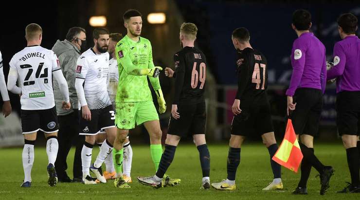 Vừa rồi là tất cả những diễn biến chính trên sân cỏ, trận đấu đã kết thúc.