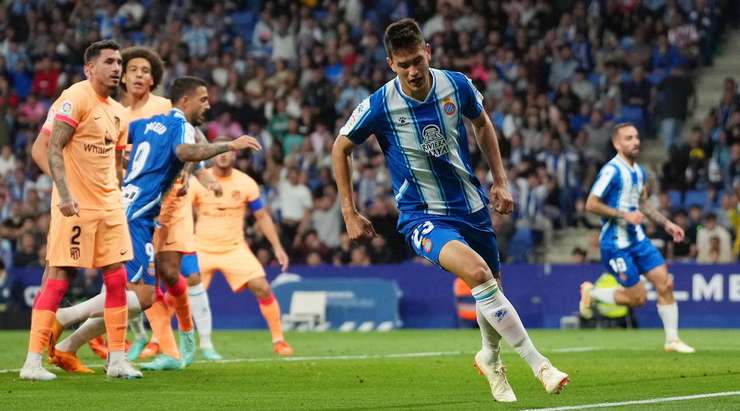 Cesar Montes (Espanyol) đón quả phạt góc và thể hiện khả năng săn bàn của mình với một cú đánh đầu lạnh lùng từ cự li gần vào góc cao bên phải cầu môn. Tỉ số là 1:3.