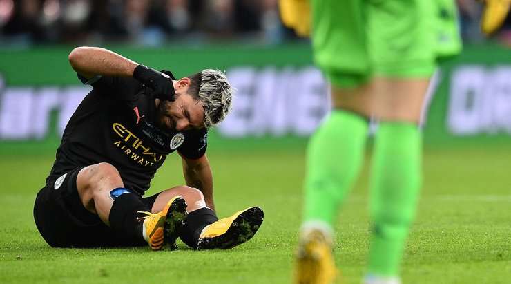 Pep Guardiola buộc phải có sự thay người ngoài kế hoạch khi Sergio Aguero dính chấn thương Gabriel Jesus (Manchester City) vào sân.