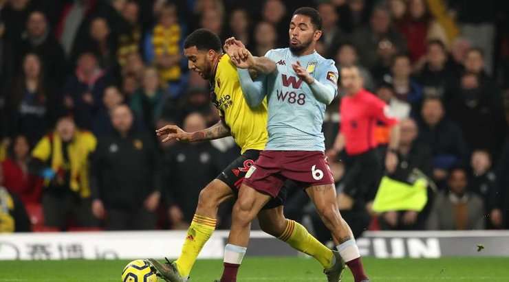 Douglas Luiz (Aston Villa) có một pha tắc bóng quá thô bạo và trọng tài Simon Hooper đã phải cắt còi thổi phạt. Sẽ có một quả phạt đền! Đây sẽ là một cơ hội tuyệt vời để Watford ghi bàn.