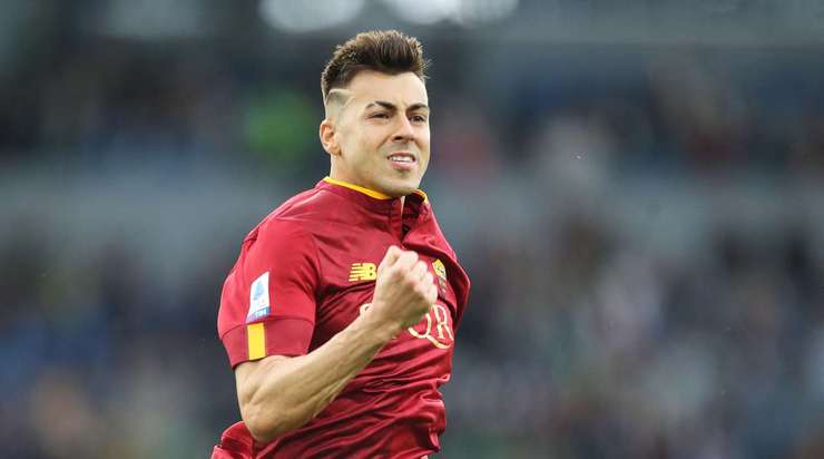 Vào! Stephan El Shaarawy (AS Roma) sút bóng bật ra vào góc phải phía dưới sau khi bóng đến chỗ anh ấy trong vòng cấm. Tỉ số là 1:1.