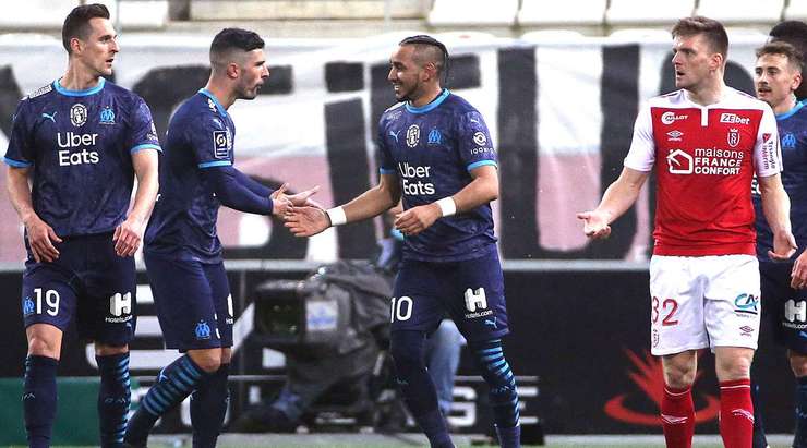 Một bàn thắng đồng đội tuyệt vời! Dimitri Payet (Marseille) được giải thoát trong vòng cấm bởi Valentin Rongier và không mắc một sai lầm nào với một pha dứt điểm tốt vào góc phải phía dưới. 1:3.