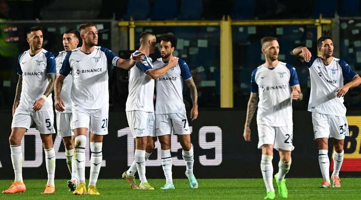 Vào! Adam Marusic dọn cỗ cho Felipe Anderson (Lazio) tại rìa vòng cấm người sút bóng vào góc trái phía dưới. 0:2.
