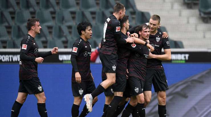 Vào! Pascal Stenzel quan sát nhanh và dứt điểm. Cú sút của anh ấy chạm người Sasa Kalajdzic (VfB Stuttgart) và đổi hướng, đánh bại thủ môn. 1:2.