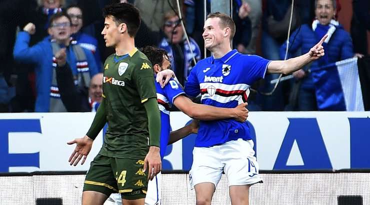 Một bàn thắng đẹp mắt! Karol Linetty chuyền bóng cho Jakub Jankto (Sampdoria), người đang đứng ở một vị trí trống trải trong vòng cấm để cầu thủ này có một cú sút một chạm, đưa bóng vòng qua người thủ môn Jesse Joronen và đi vào góc thấp bên trái mành lưới. Tỉ số là 2:1.