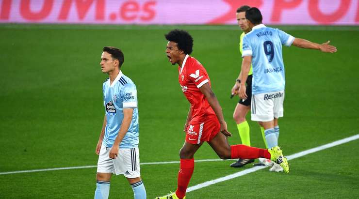 Một quả phạt góc hoàn hảo! Jules Kounde (Sevilla) đón đường treo bóng vào và tung một cú đánh đầu uy lực từ gần chấm phạt đền vào ngay giữa khung thành, nâng tỉ số trận đấu ngày hôm nay lên 0:1.