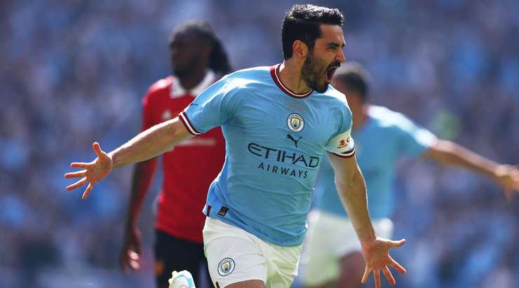 Ilkay Gundogan (Manchester City) lấy bóng tại rìa vòng cấm và tung cú sút một chạm không hề do dự. Anh ấy sút bóng xuất sắc khi nó đi vào phía trong cột dọc bên phải. Có thể thực hiện tốt hơn không? Chắc chắn là không. 1:0.