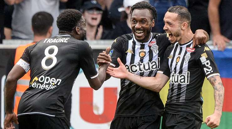 Mathias Pereira Lage (Angers) nhận một đường chuyền thú vị bên trong vòng cấm và anh sút bóng lọt qua thủ môn vào lưới. Một pha dứt điểm xuất sắc!