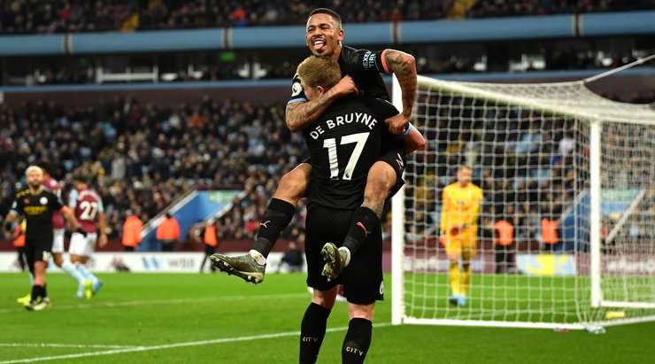 Vào! Gabriel Jesus (Manchester City) ghi bàn với một cú sút chìm tuyệt vời vào chính giữa khung thành sau khi được giải thoát trong vòng cấm bởi một đường chuyền bổng xuất sắc từ Kevin De Bruyne. Tỉ số bây giờ là 0:4.