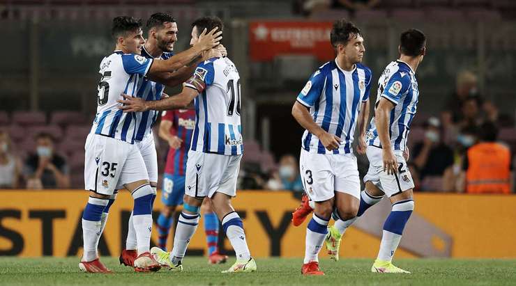 Vào - 3:1! Ander Barrenetxea chuyền bóng như đặt cho Bautista Jon (Real Sociedad), người có một cú sút từ cự ly gần vào nửa bên phải khung thành, đánh bại thủ môn.