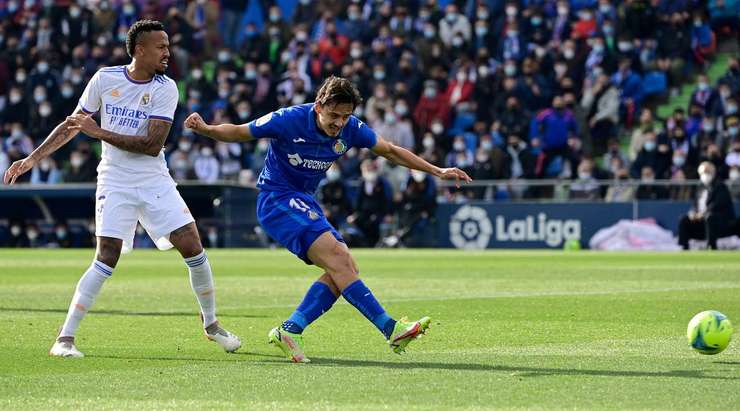 Enes Unal (Getafe) đã đưa bóng nằm gọn trong lưới sau tình huống phá bóng lỗi của hậu vệ đối phương!