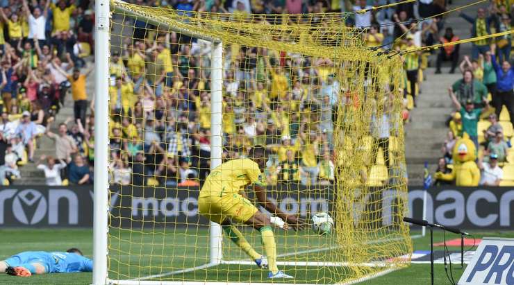 Fabio thực hiện một quả tạt bổng đẹp mắt vào vòng cấm, nơi Kalifa Coulibaly (Nantes) bật cao đánh đầu chìm vào ngay giữa khung thành, đánh bại thủ môn. Tỉ số được nâng lên 1:1.