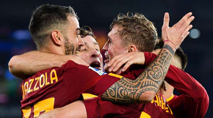 Vào! Leonardo Spinazzola thể hiện nhãn quan chiến thuật tuyệt vời bằng một đường chuyền tinh quái bên trong vòng cấm. Ola Solbakken (AS Roma) cũng đã hoàn thành tốt phần việc của mình với cú sút một chạm, ghim bóng vào góc thấp bên phải khung thành. 1:0.