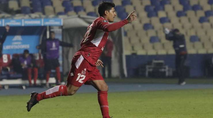 Bernardo Cerezo gửi một đường chuyền chuẩn xác cho Patricio Rubio (Nublense). Cầu thủ này đón bóng và có một cú sút từ rìa vòng cấm về phía góc thấp bên trái. Thủ môn đã không có cơ hội nào để cản phá. Tỉ số được thay đổi thành: 1:1.
