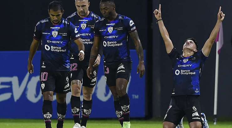 Một cú sút tuyệt vời! Fernando Gaibor (Independiente del Valle) thể hiện sự bình tĩnh tuyệt vời trong vòng cấm để tung một cú sút nhanh vào góc trái phía dưới. Tỉ số là 2:0.