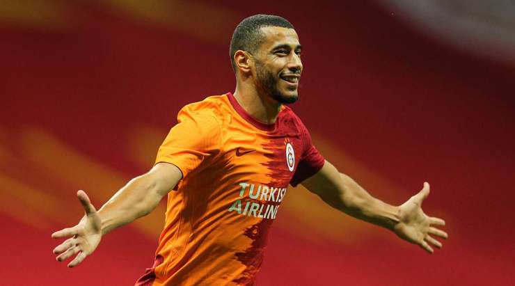 Vào! Emre Tasdemir chuyền cho Younes Belhanda (Galatasaray) tại rìa vòng cấm và anh ấy tìm đến bên trái mành lưới với một pha dứt điểm tuyệt vời. Tỉ số là 1:0.