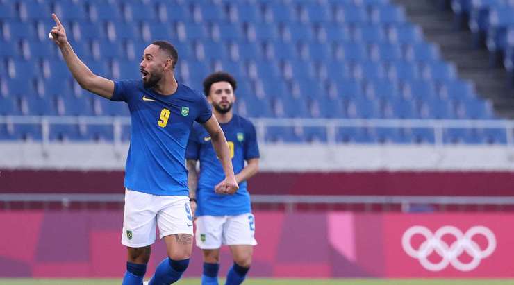 Matheus Cunha (Brazil) nhảy cao nhất để đón bóng từ quả phạt góc được thực hiện hoàn hảo bởi Claudinho. Cú đánh đầu của anh đã đi hiểm hóc vào mé trong cột dọc bên trái, khiến thủ môn hoàn toàn bất lực. Tỉ số được nâng lên 0:1.