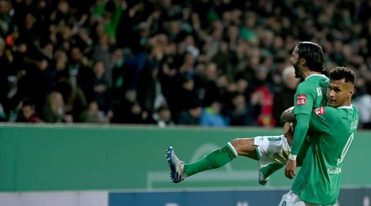 Một khoảnh khắc đẹp mắt! Leonardo Bittencourt (Werder Bremen) lấy bóng và tung một cú sút mạnh từ xa. Đó là một quyết định sáng suốt và pha dứt điểm vừa rồi đã đi thẳng vào góc cao bên trái khung thành. Thủ môn Marwin Hitz chỉ có thể lắc đầu trong tuyệt vọng! Tỉ số đã được nâng lên 2:0.