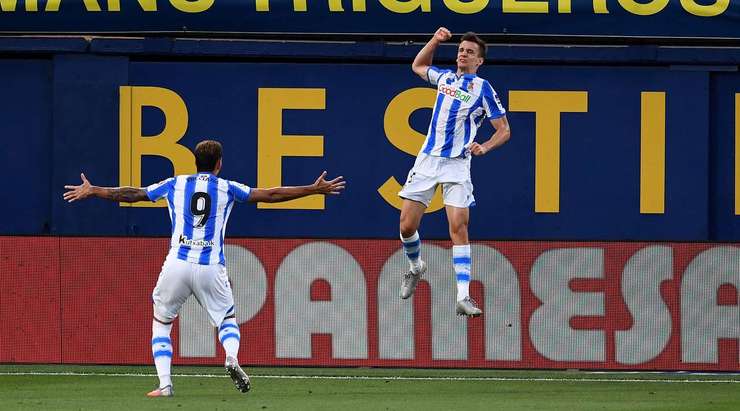 Diego Llorente (Real Sociedad) nhảy cao nhất để đón bóng từ quả phạt góc được thực hiện hoàn hảo bởi Mikel Oyarzabal. Cú đánh đầu của anh đã đi hiểm hóc vào mé trong cột dọc bên trái, khiến thủ môn hoàn toàn bất lực. Tỉ số được nâng lên 0:2.