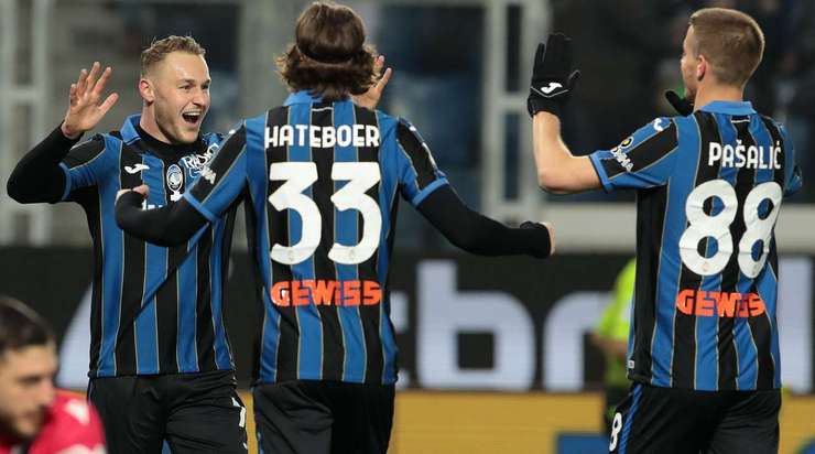Teun Koopmeiners (Atalanta) khống chế gọn gàng một đường chuyền như đặt của đồng đội và tung cú dứt điểm uy lực làm tung nóc lưới! Thủ môn không có bất kỳ cơ hội nào khi phải đối mặt với những cú sút như vừa rồi.