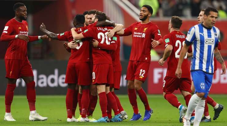 Vào! Mohamed Salah thể hiện nhãn quan chiến thuật tuyệt vời bằng một đường chuyền tinh quái bên trong vòng cấm. Naby Keita (Liverpool) cũng đã hoàn thành tốt phần việc của mình với cú sút một chạm, ghim bóng vào góc phải khung thành. Tỉ số là 0:1.